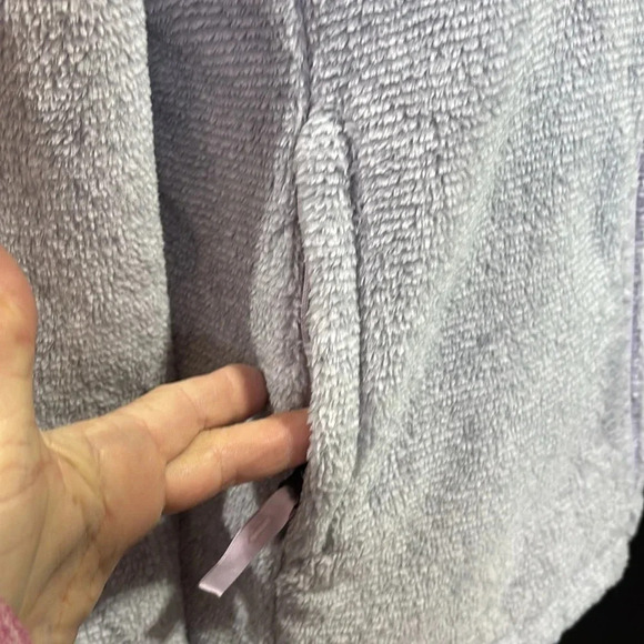 The North Face Osito jacket standard fit,zip front, pockets,cozy warm lavender - Picture 3 of 16